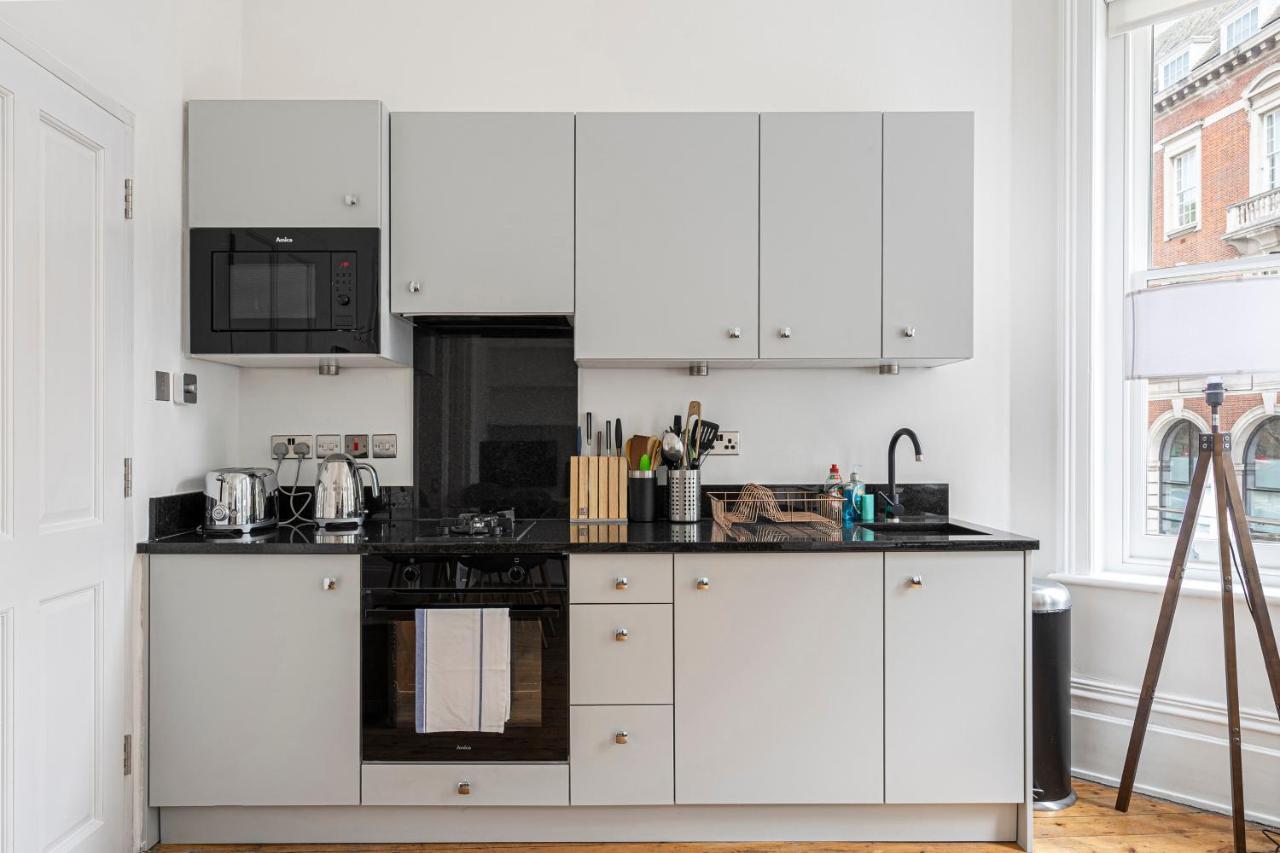 Chic Apartment Near Kensington Palace 런던 외부 사진